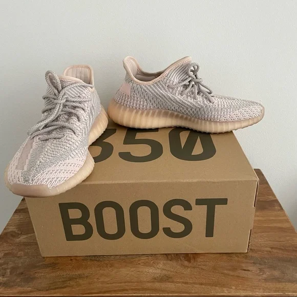 YEEZY BOOST SHOES 350 V2 SYNTH AUTHENTIC & in original box! - Picture 2 of 5